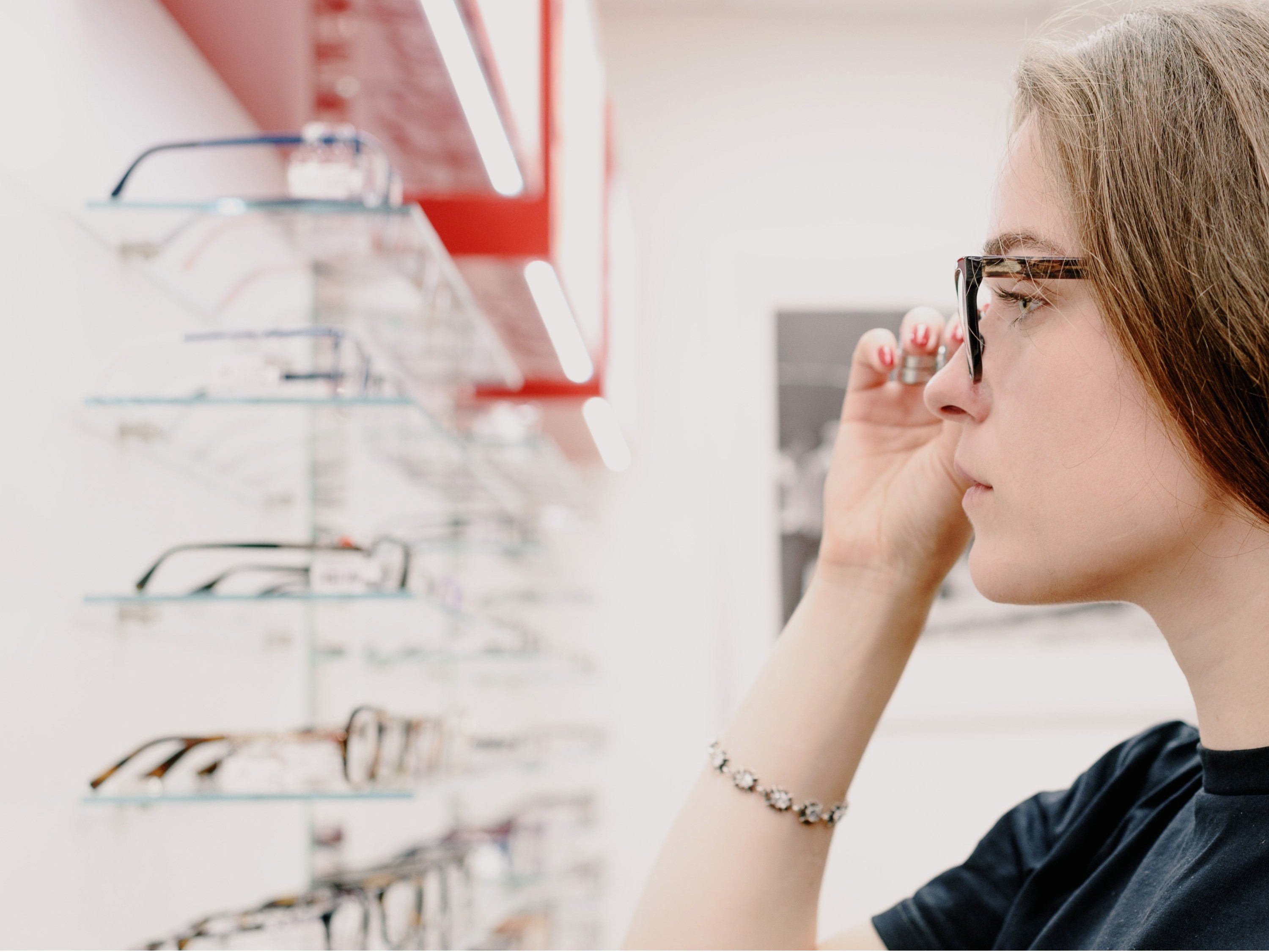 眼镜零店铺怎么去推荐功能性眼镜？
